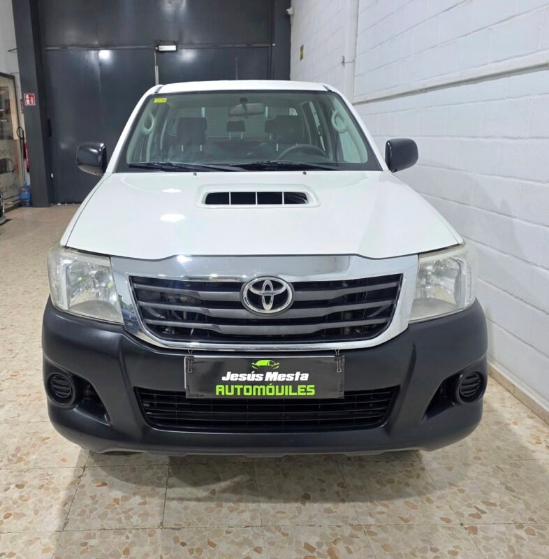 TOYOTA Hilux d4d doble cabina 4×4