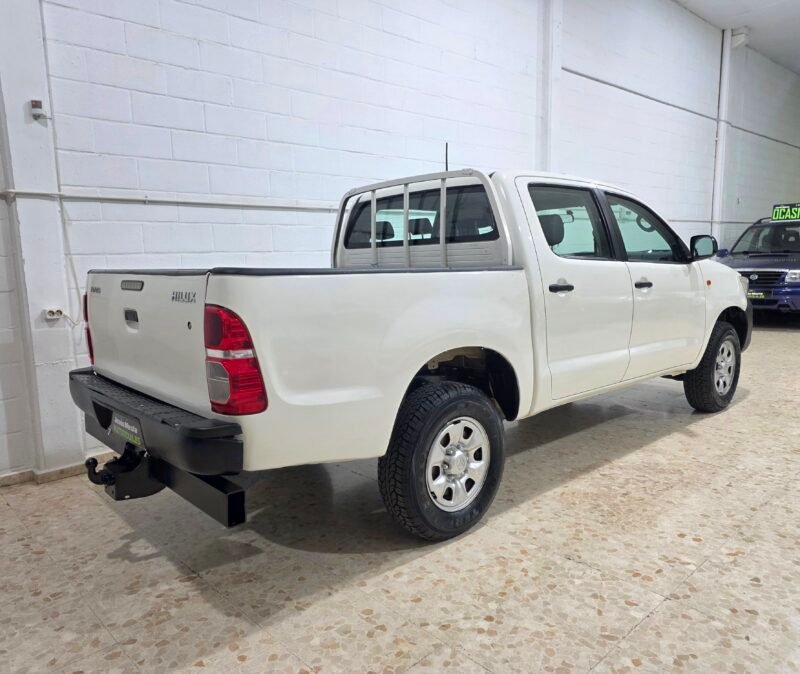 TOYOTA Hilux d4d doble cabina 4×4