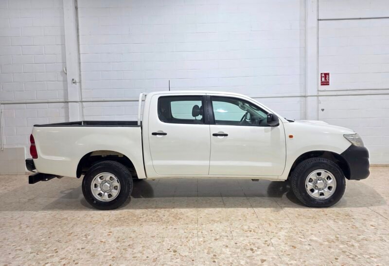 TOYOTA Hilux d4d doble cabina 4×4