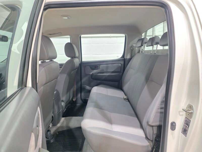 TOYOTA Hilux d4d doble cabina 4×4
