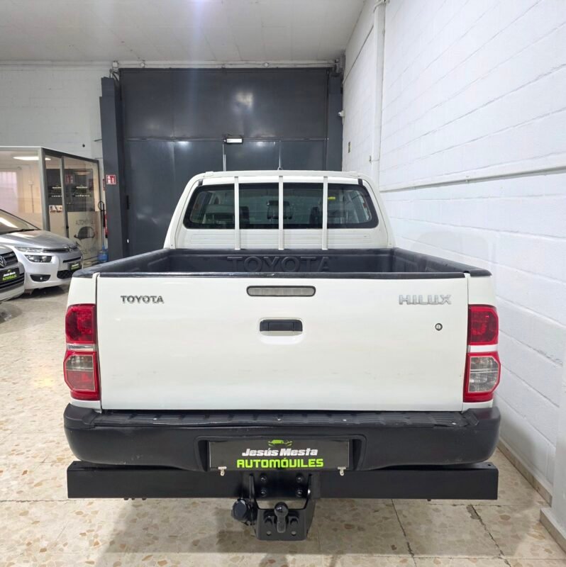 TOYOTA Hilux d4d doble cabina 4×4