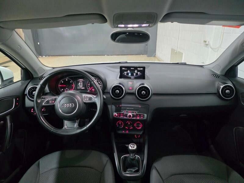 AUDI A1 1.6 tdi sline