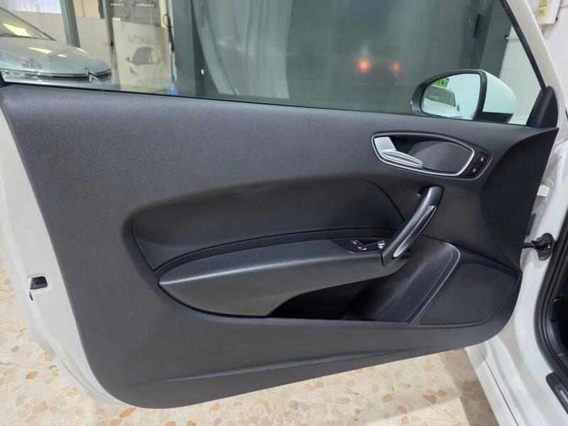 AUDI A1 1.6 tdi sline
