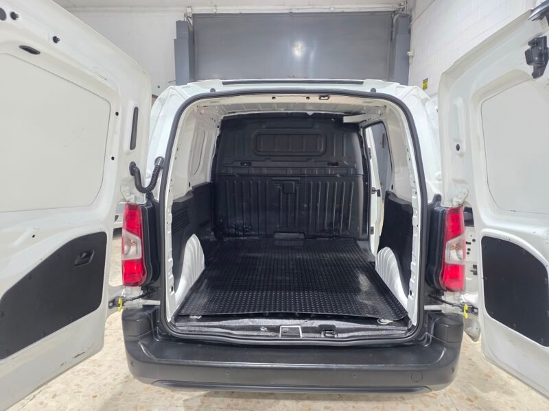 PEUGEOT Parnert 1.6 hdi Talla M