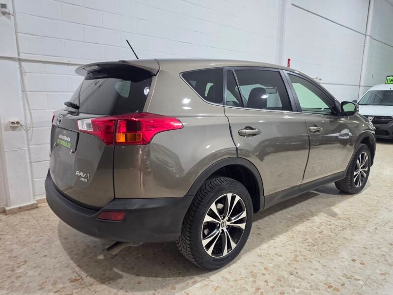 TOYOTA Rav4 Advance 4×4