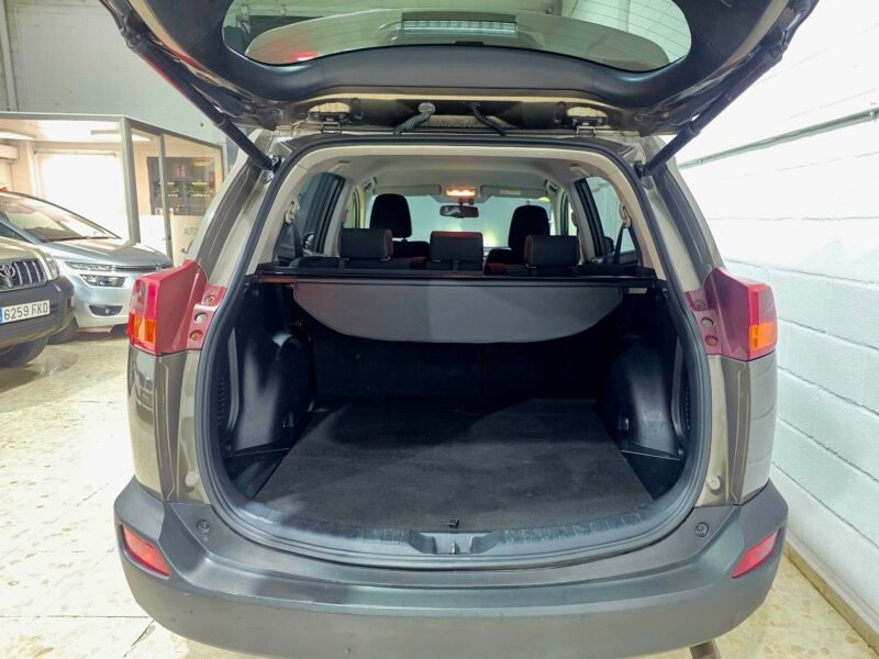 TOYOTA Rav4 Advance 4×4