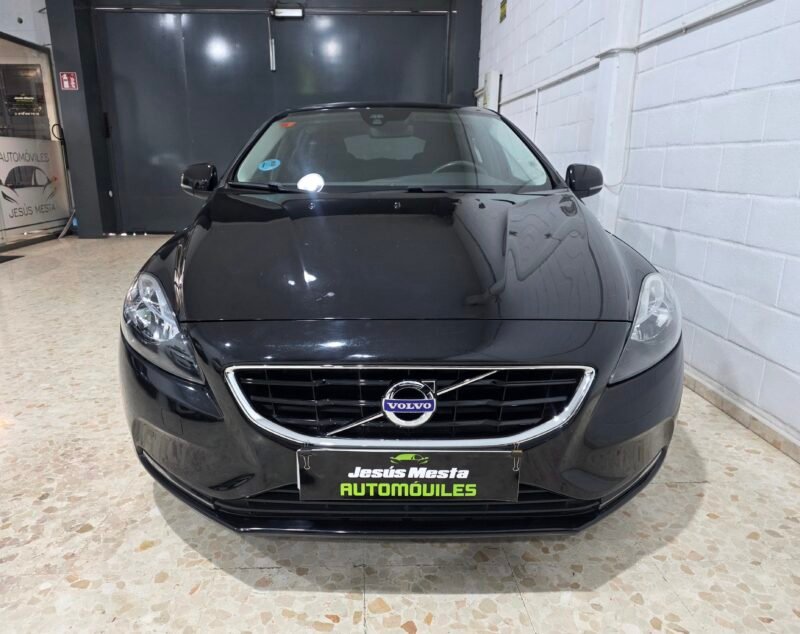 VOLVO V40 2.0D2