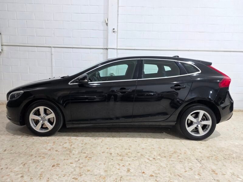 VOLVO V40 2.0D2