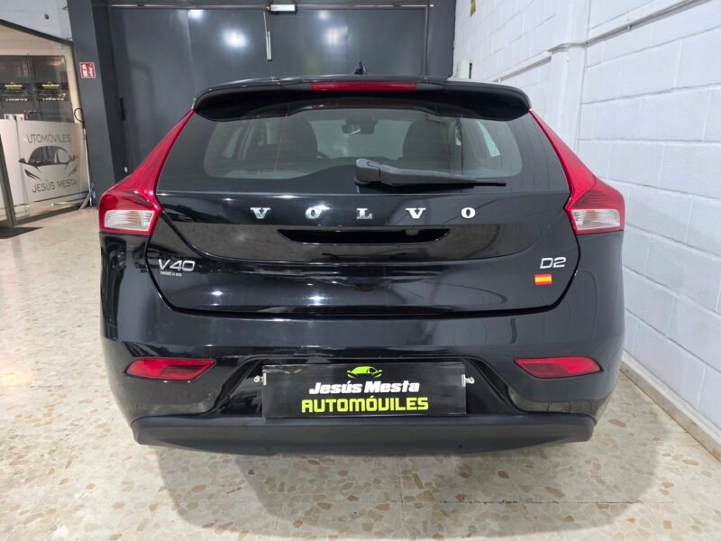 VOLVO V40 2.0D2