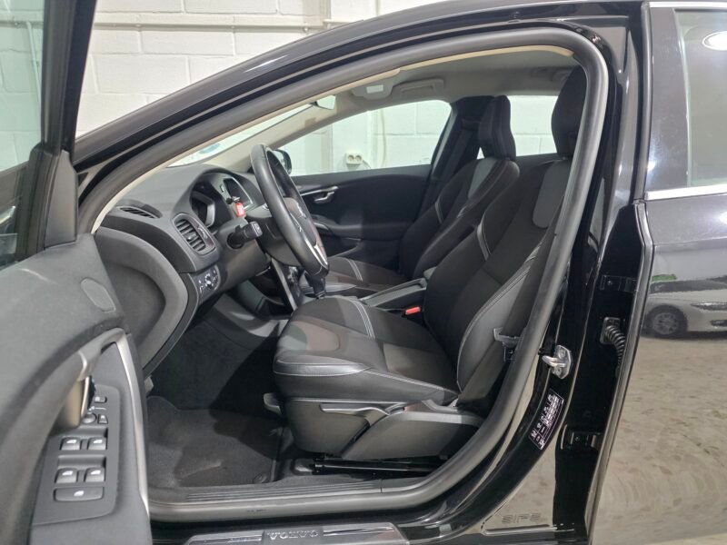 VOLVO V40 2.0D2