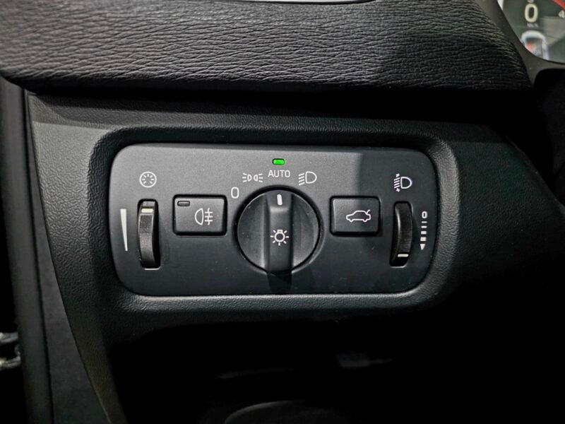 VOLVO V40 2.0D2