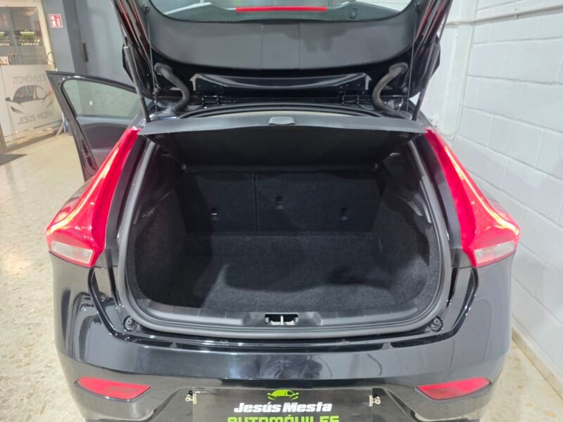 VOLVO V40 2.0D2