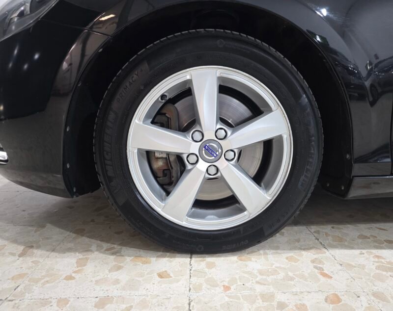 VOLVO V40 2.0D2