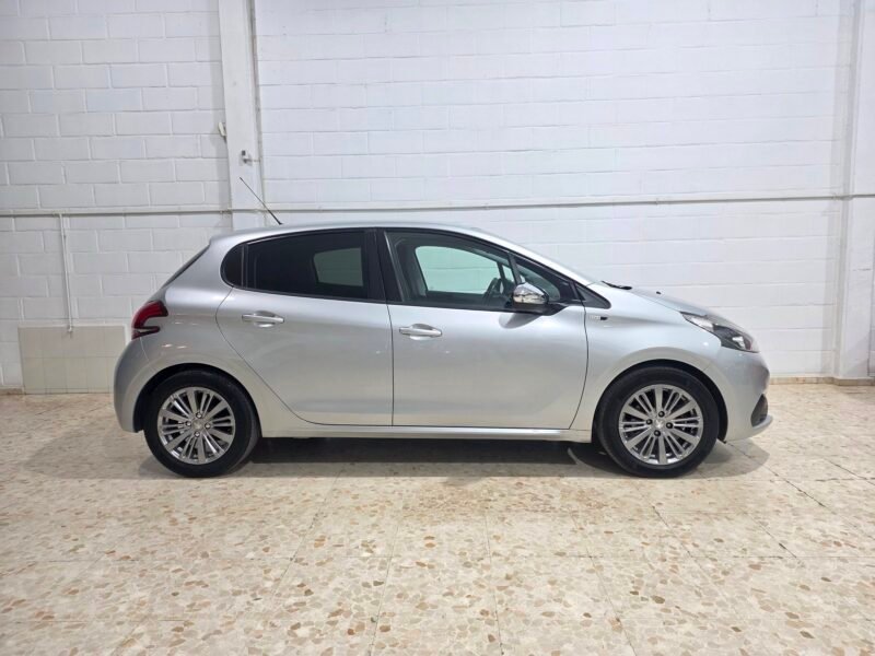 PEUGEOT 208 Style