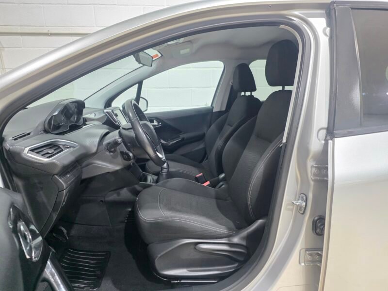 PEUGEOT 208 Style