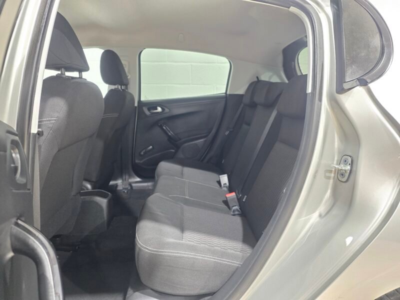 PEUGEOT 208 Style