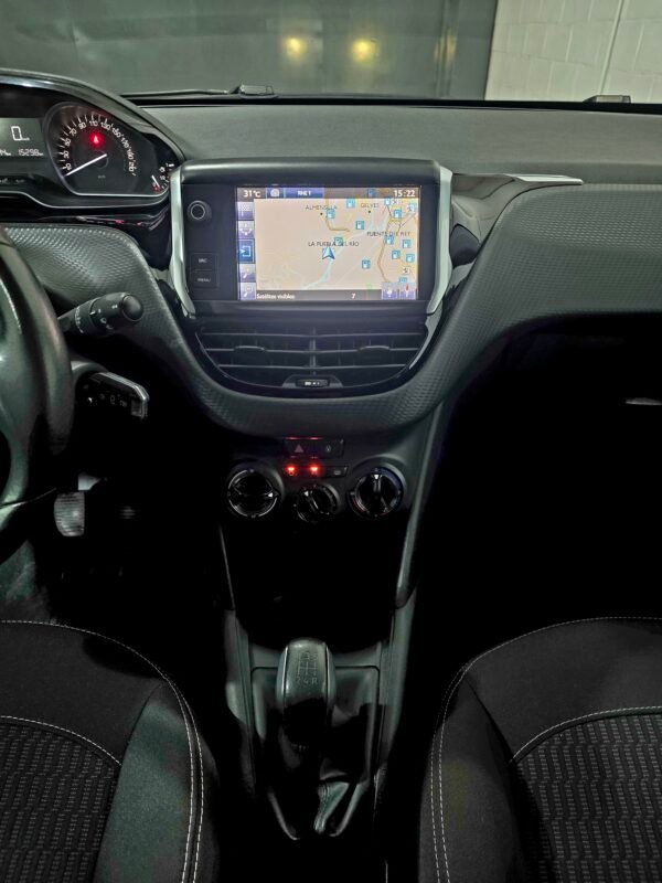 PEUGEOT 208 Style