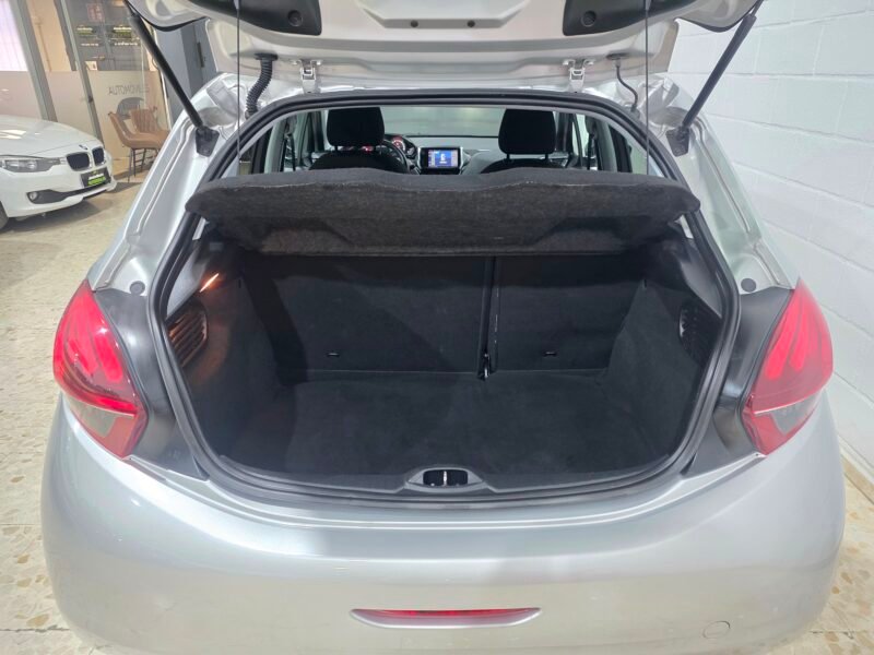 PEUGEOT 208 Style