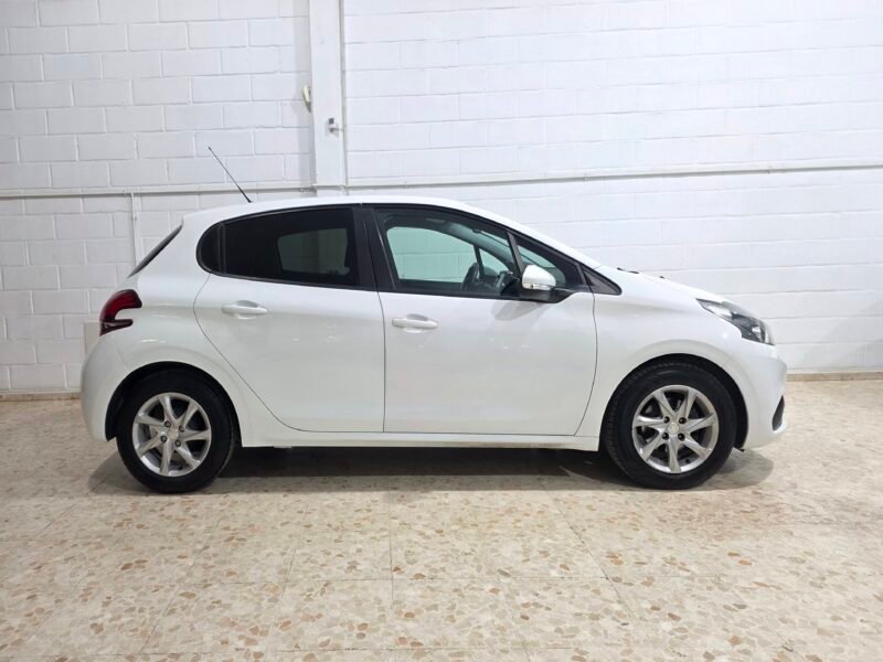 PEUGEOT 208 1.2 vti active