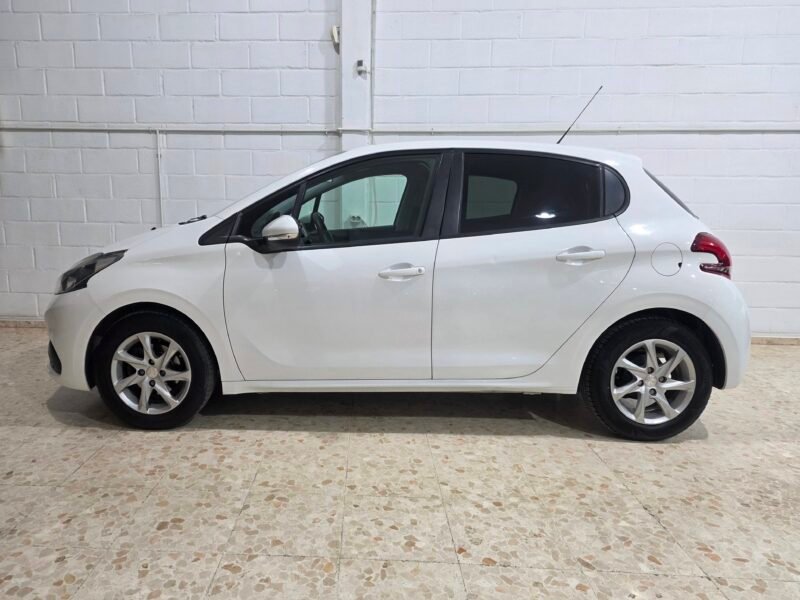 PEUGEOT 208 1.2 vti active