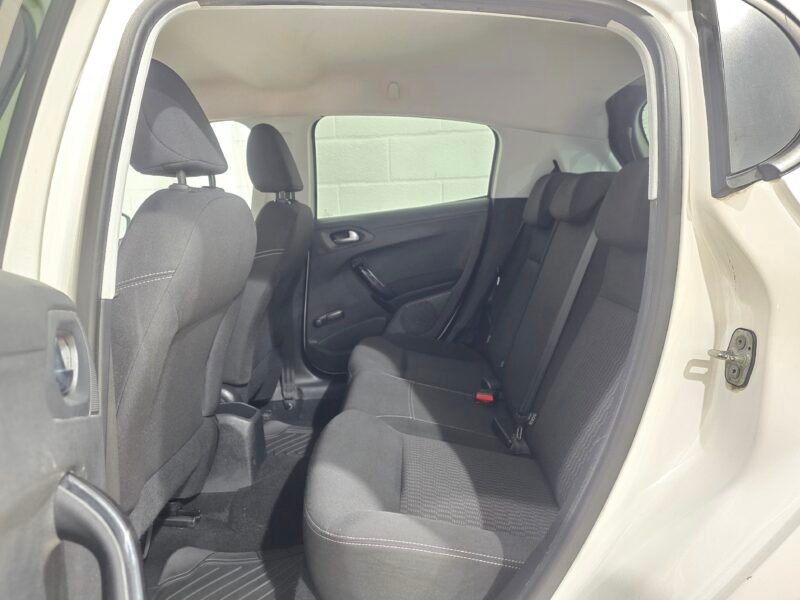 PEUGEOT 208 1.2 vti active