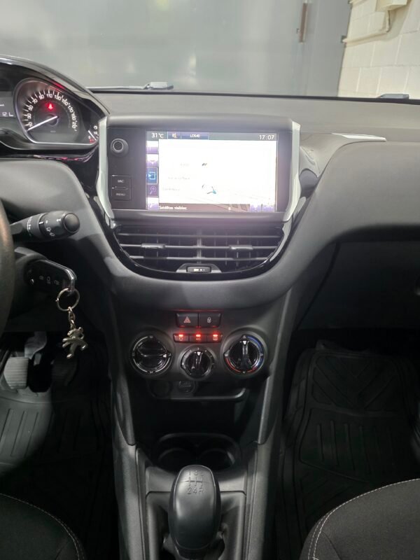 PEUGEOT 208 1.2 vti active