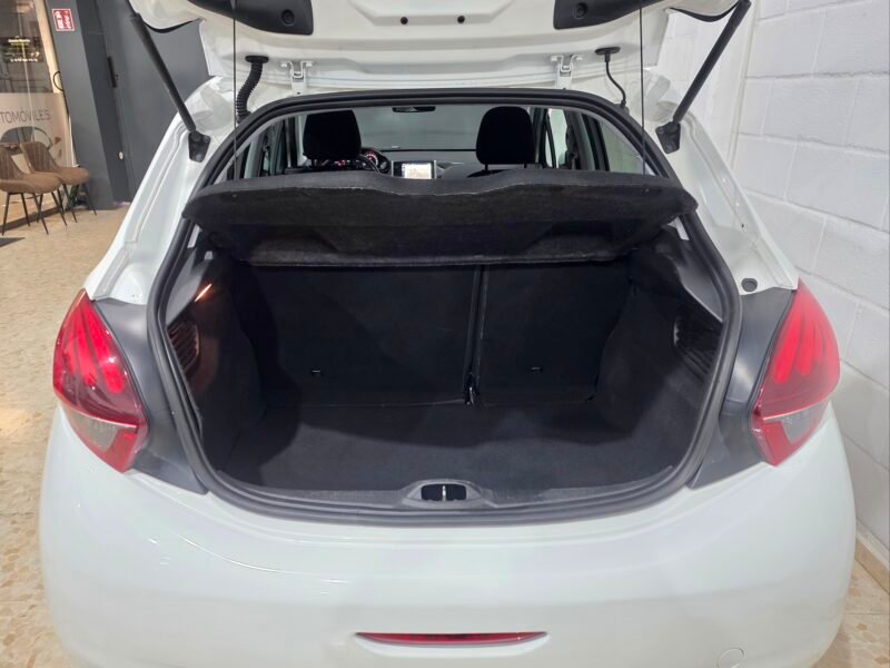 PEUGEOT 208 1.2 vti active