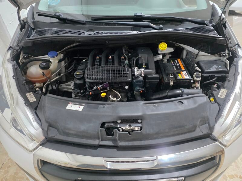 PEUGEOT 208 1.2 vti active