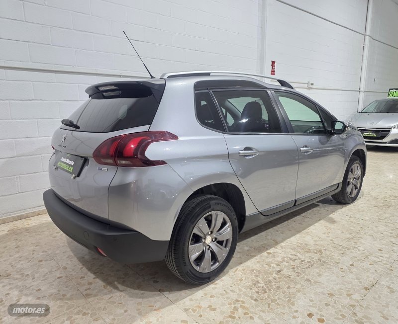 PEUGEOT 2008 Style