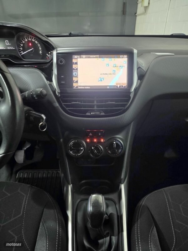 PEUGEOT 2008 Style