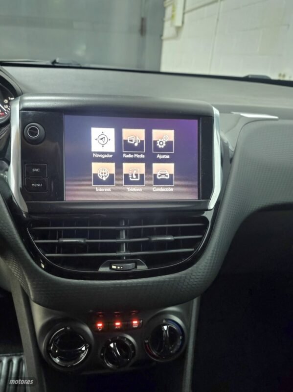 PEUGEOT 2008 Style