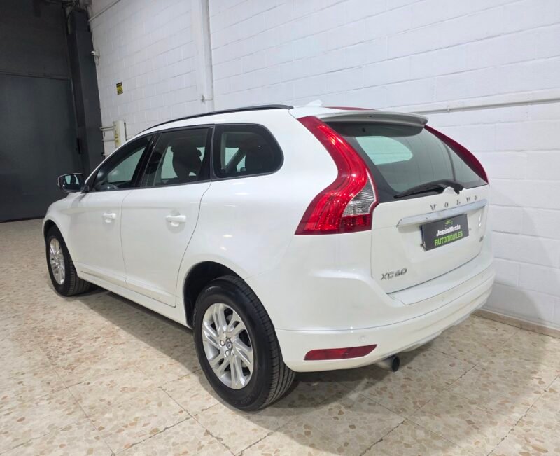 VOLVO Xc60 Premium edition