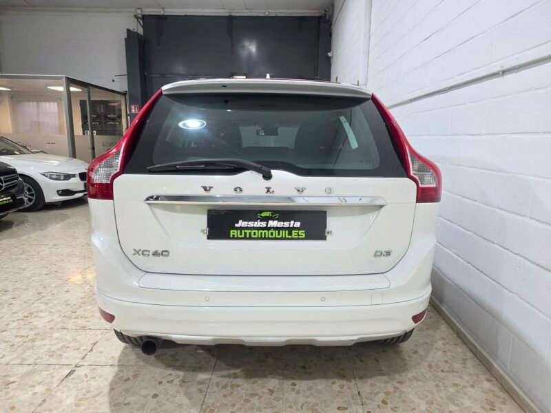 VOLVO Xc60 Premium edition