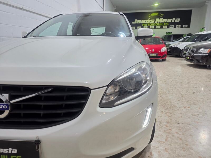 VOLVO Xc60 Premium edition