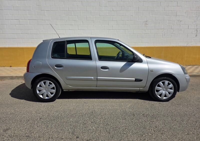RENAULT Clio 1.5 dci