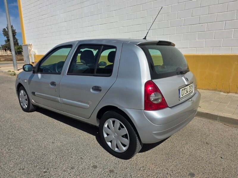 RENAULT Clio 1.5 dci